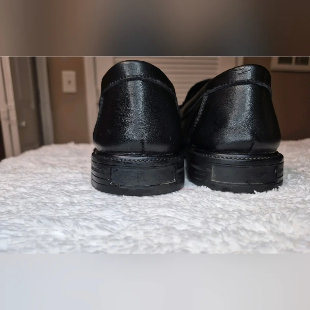 Fashion Leather Shoes with Bee Motif Sole